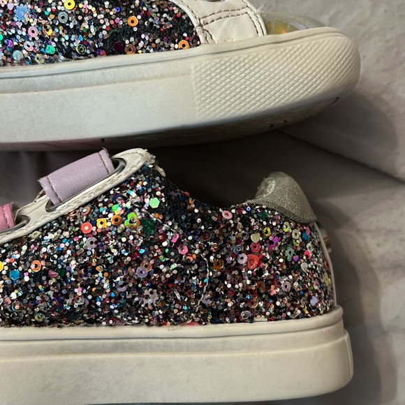 Size 8 Steve Madden shoes - Picture 5 of 9